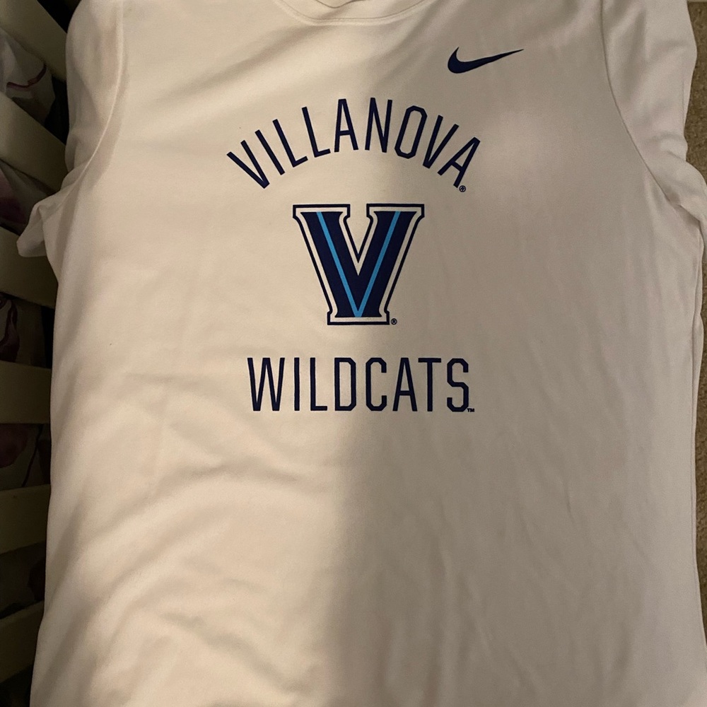 White Nike Villanova drifit